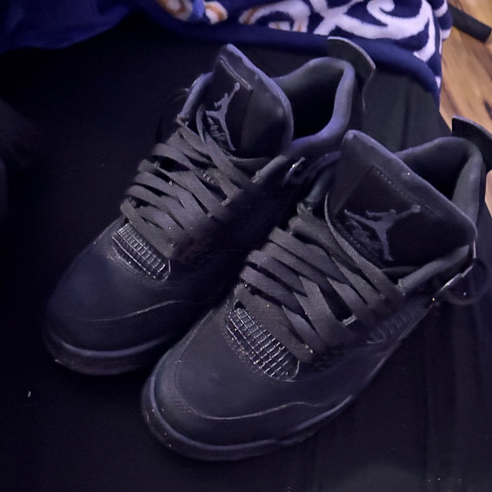 Jordan 4s black cats 2022